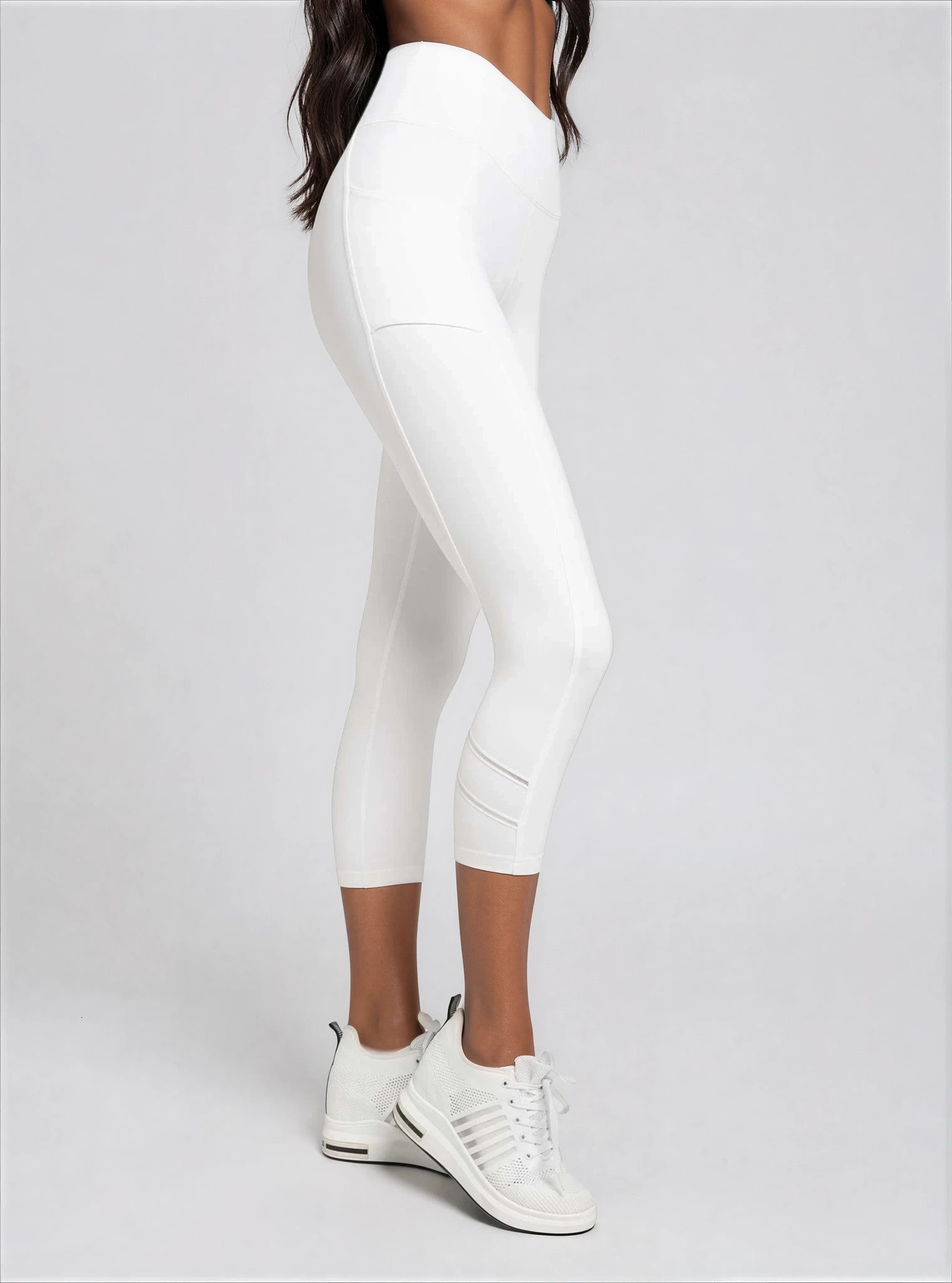 Zone Capri Legging - White/Silver