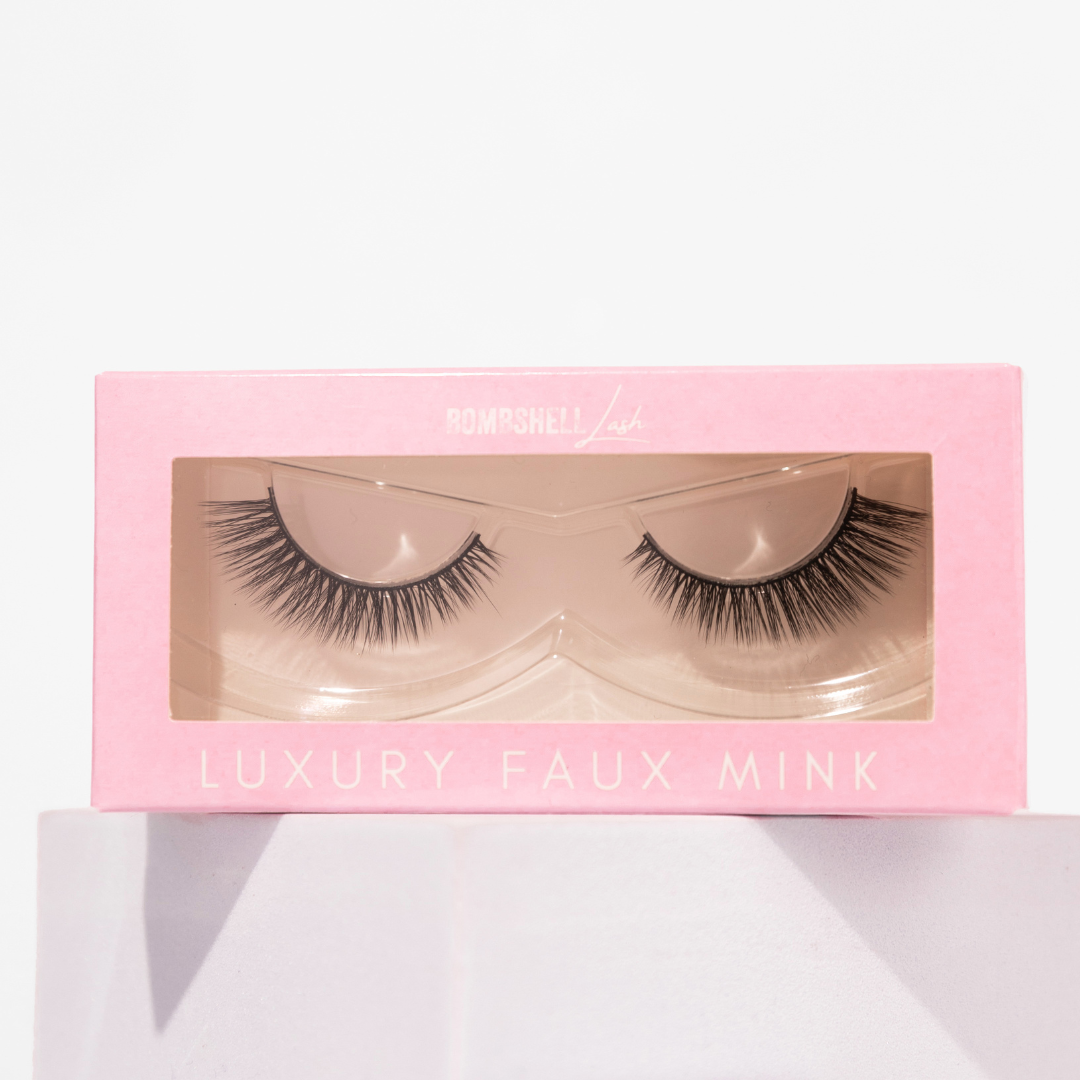 Bella - Strip Lash 🔥