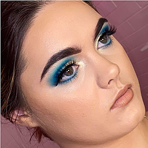 Certificate in Professional Makeup Artistry